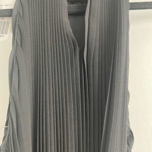 Black Pleated Halter Dress - Picture 3 of 8